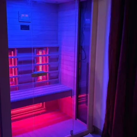 アパート Diamond Airport Jacuzzi&sauna Ledine