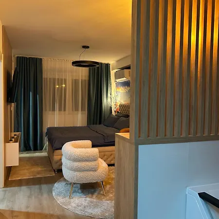 Diamond Airport Jacuzzi&sauna شقة *