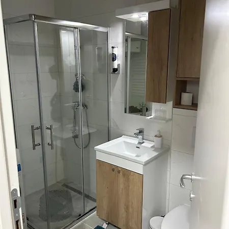 Diamond Airport Jacuzzi&sauna شقة Ledine