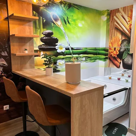 Diamond Airport Jacuzzi&sauna Apartment Ledine
