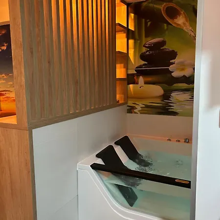 Diamond Airport Jacuzzi&sauna *