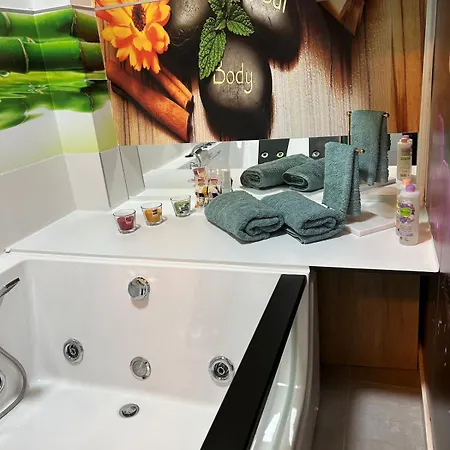 Diamond Airport Jacuzzi&sauna * Ledine