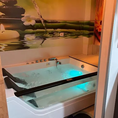 Diamond Airport Jacuzzi&sauna *