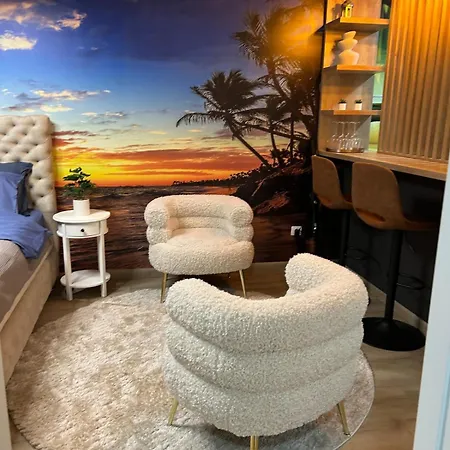 アパート Diamond Airport Jacuzzi&sauna *