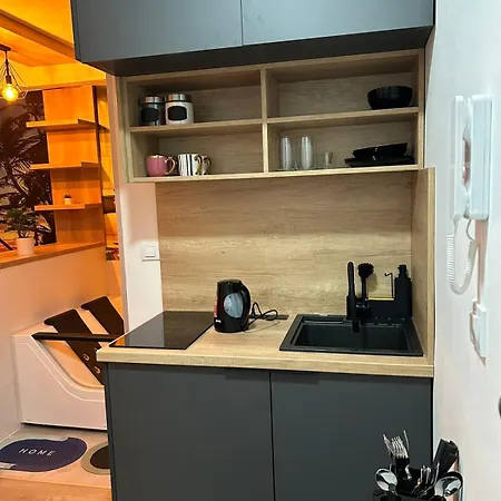 Diamond Airport Jacuzzi&sauna Ledine